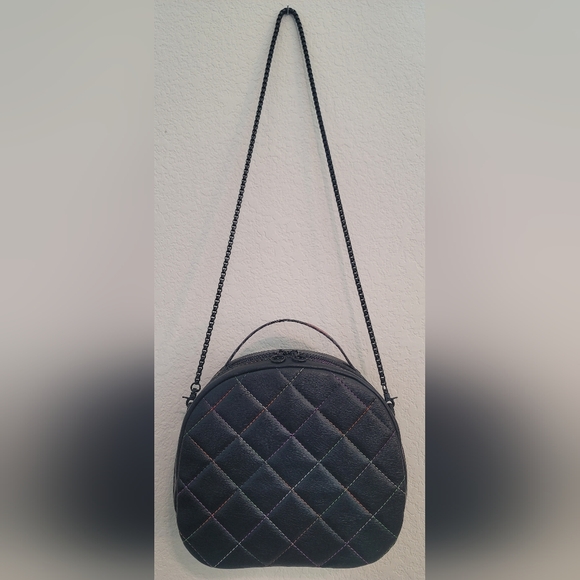 Black Quilted Bowler bag, Handmade Handcrafted Crossbody Purse - Picture 2 of 12